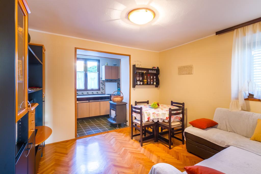 Apartment Manzoni Malinska Exterior photo